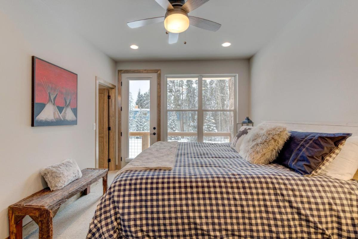 New Luxury Chalet #139 Near Resort With Hot Tub & Views - FREE Activities & Equipment Rentals Daily - image 6