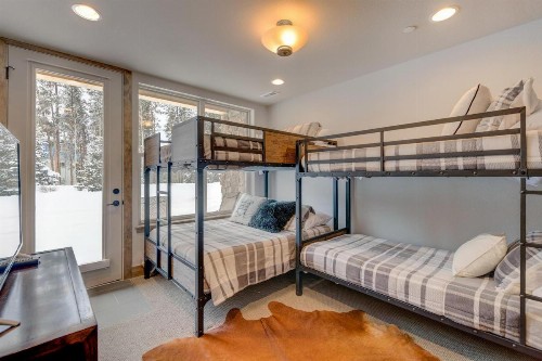 New Luxury Chalet #139 Near Resort With Hot Tub & Views - FREE Activities & Equipment Rentals Daily - image 7