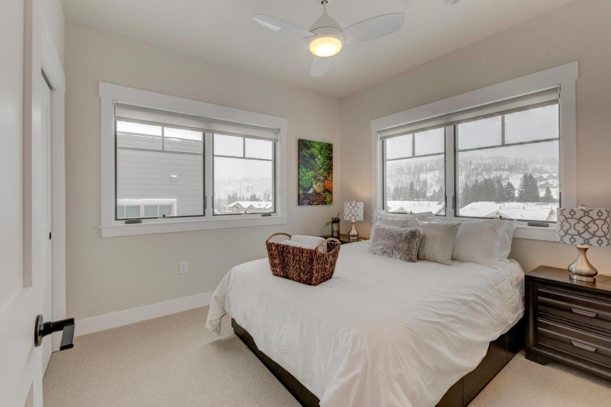 New Luxury Loft #14 Near Resort With Huge Hot Tub & Views -FREE Activities & Equipment Rentals Daily - image 4