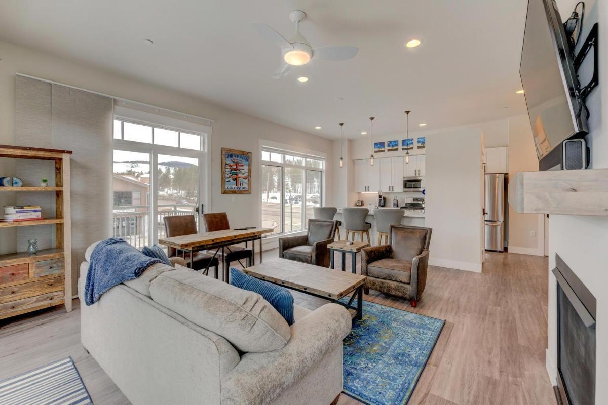 New Luxury Loft #24 Near Resort With Huge Hot Tub & Great Views - FREE Activities & Equipment Rentals Daily - main image