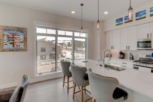 New Luxury Loft #24 Near Resort With Huge Hot Tub & Great Views - FREE Activities & Equipment Rentals Daily - image 9