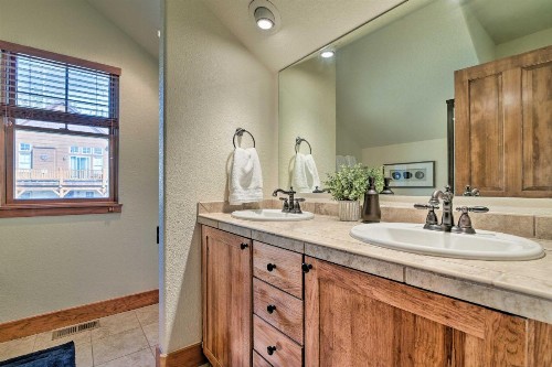 Winter Park Area Family Cabin with Mtn View and Hot Tub - image 6