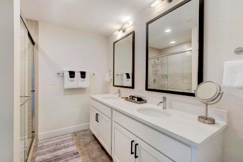 New Luxury Loft #208 Near Resort - Huge Hot Tub & Views - FREE Activities & Equipment Rentals Daily - image 20