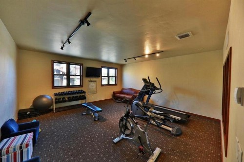 Luxury Condo #531 Near Resort Pool Club House & Hot Tub - FREE Activities & Equipment Rentals Daily - image 9
