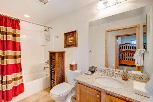 Luxury Condo #531 Near Resort Pool Club House & Hot Tub - FREE Activities & Equipment Rentals Daily - image 7