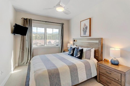 New Luxury Loft #3 Near Resort - Huge Hot Tub & Views - FREE Activities & Equipment Rentals Daily - image 11