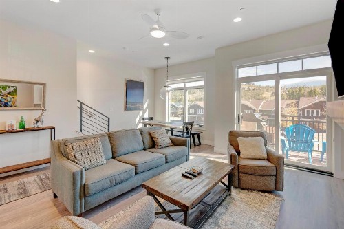 New Luxury Loft #3 Near Resort - Huge Hot Tub & Views - FREE Activities & Equipment Rentals Daily - image 3