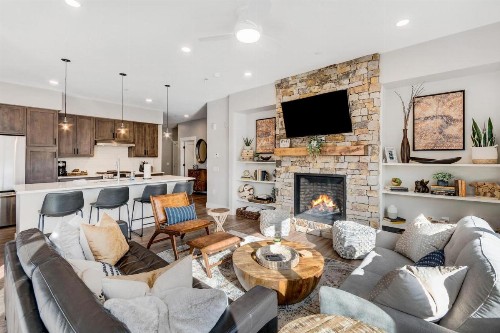 New Luxury Loft #101 Near Resort - Pool Sized Hot Tub & Views - FREE Activities & Equipment Rentals Daily