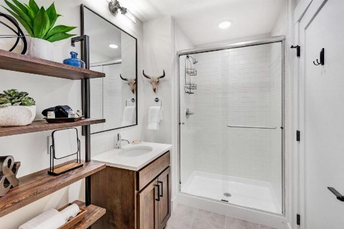 New Luxury Loft #101 Near Resort - Pool Sized Hot Tub & Views - FREE Activities & Equipment Rentals Daily - image 14