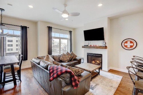 New Luxury Loft #16 Near Resort Huge Hot Tub & Views - FREE Activities & Equipment Rentals Daily - image 4