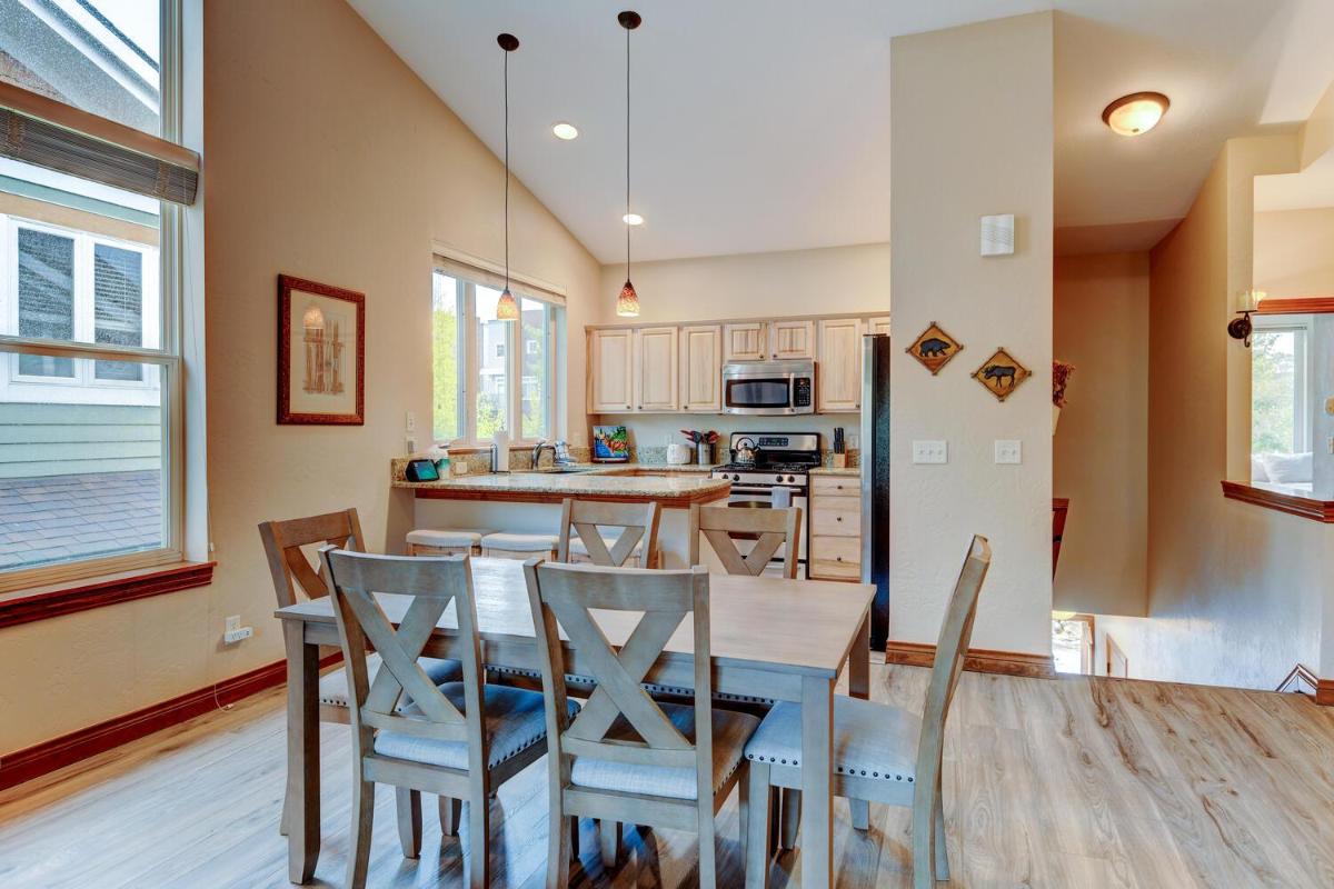New Luxury Villa #558 Near Resort Hot Tub & Views - FREE Activities & Equipment Rentals Daily - image 2