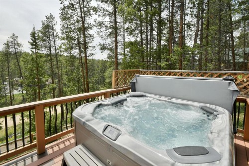 Mountain View Luxury Log Home Hot Tub & Great Views - FREE Activities & Equipment Rentals Daily - image 10