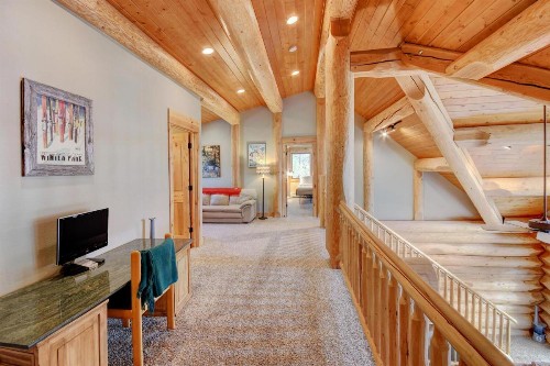 Mountain View Luxury Log Home Hot Tub & Great Views - FREE Activities & Equipment Rentals Daily - image 16