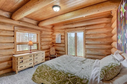 Mountain View Luxury Log Home Hot Tub & Great Views - FREE Activities & Equipment Rentals Daily - image 17
