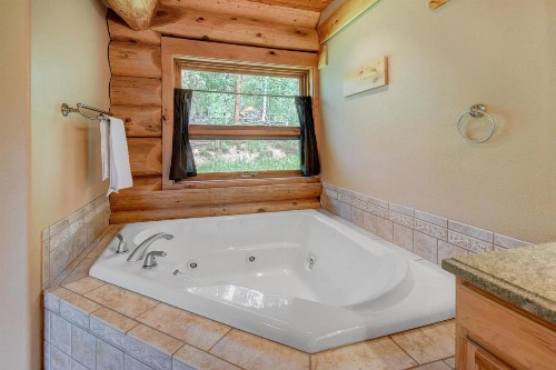 Mountain View Luxury Log Home Hot Tub & Great Views - FREE Activities & Equipment Rentals Daily - image 18