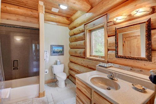 Mountain View Luxury Log Home Hot Tub & Great Views - FREE Activities & Equipment Rentals Daily - image 2