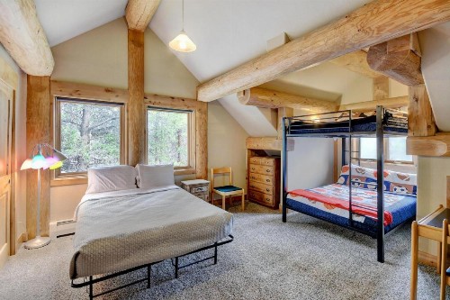 Mountain View Luxury Log Home Hot Tub & Great Views - FREE Activities & Equipment Rentals Daily - image 20