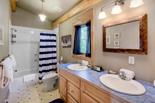 Mountain View Luxury Log Home Hot Tub & Great Views - FREE Activities & Equipment Rentals Daily - image 23