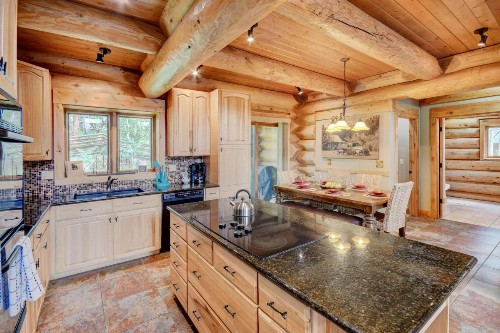 Mountain View Luxury Log Home Hot Tub & Great Views - FREE Activities & Equipment Rentals Daily - image 30