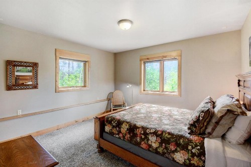 Mountain View Luxury Log Home Hot Tub & Great Views - FREE Activities & Equipment Rentals Daily - image 34