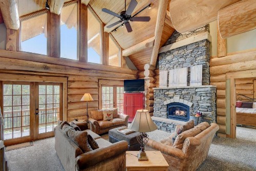 Mountain View Luxury Log Home Hot Tub & Great Views - FREE Activities & Equipment Rentals Daily - image 9