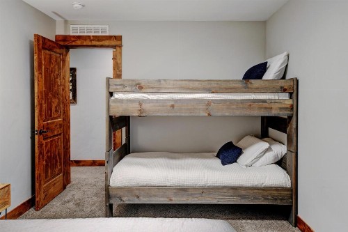 New Luxury Townhome #1 Near Resort Hot Tub & Views - FREE Activities & Equipment Rentals Daily - image 2
