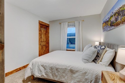 New Luxury Townhome #1 Near Resort Hot Tub & Views - FREE Activities & Equipment Rentals Daily - image 23
