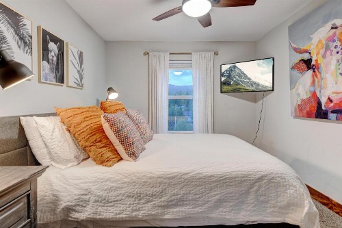 New Luxury Townhome #1 Near Resort Hot Tub & Views - FREE Activities & Equipment Rentals Daily - image 3