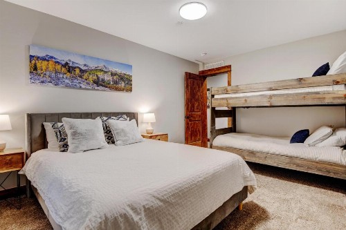 New Luxury Townhome #1 Near Resort Hot Tub & Views - FREE Activities & Equipment Rentals Daily - image 38