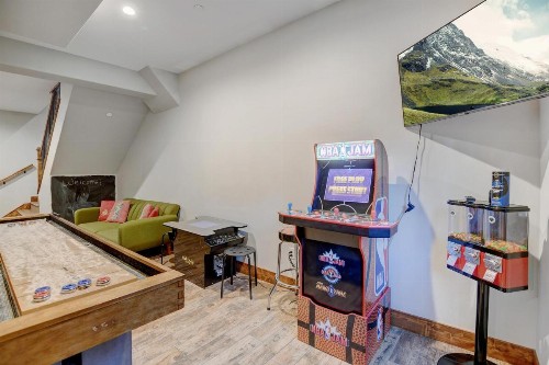 New Luxury Townhome #1 Near Resort Hot Tub & Views - FREE Activities & Equipment Rentals Daily - image 39