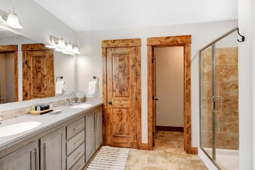New Luxury Townhome #1 Near Resort Hot Tub & Views - FREE Activities & Equipment Rentals Daily - image 47