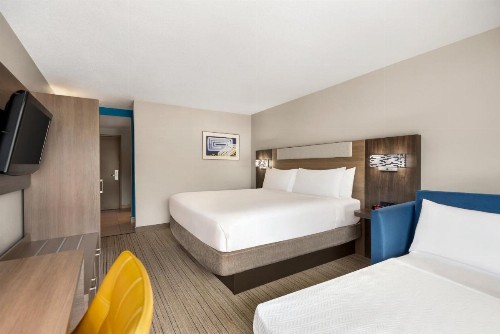Holiday Inn Express Hotel & Suites Fredericksburg an IHG Hotel - image 15