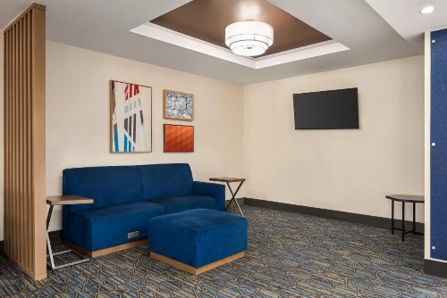 Holiday Inn Express Hotel & Suites Fredericksburg an IHG Hotel - image 33