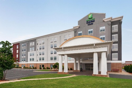 Holiday Inn Express Hotel & Suites Fredericksburg an IHG Hotel - image 34