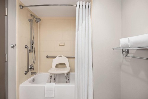 Holiday Inn Express Hotel & Suites Fredericksburg an IHG Hotel - image 44