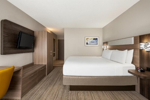 Holiday Inn Express Hotel & Suites Fredericksburg an IHG Hotel - image 46