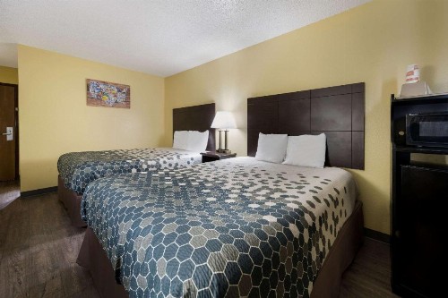 Super 8 by Wyndham Fredericksburg/Central Plz Area - image 12