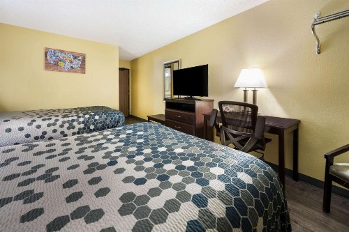 Super 8 by Wyndham Fredericksburg/Central Plz Area - image 22