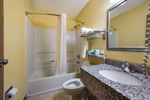 Super 8 by Wyndham Fredericksburg/Central Plz Area - image 28