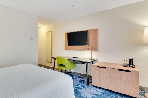 Fairfield Inn & Suites Fredericksburg - image 11