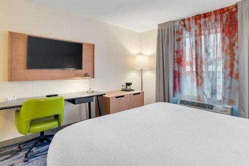 Fairfield Inn & Suites Fredericksburg - image 12