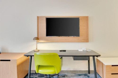 Fairfield Inn & Suites Fredericksburg - image 13