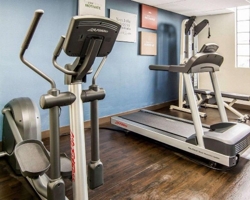 Comfort Suites Fredericksburg South - image 15