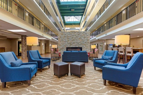 Comfort Suites Fredericksburg South - image 25