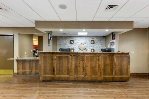 Comfort Suites Fredericksburg South - image 8