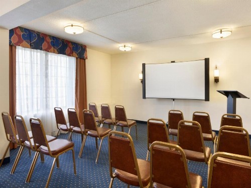 Country Inn & Suites by Radisson Fredericksburg South (I-95) VA - image 17