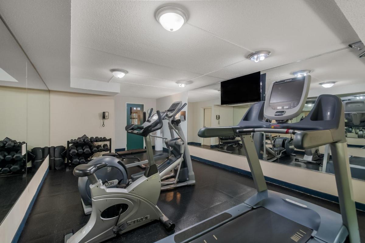 Country Inn & Suites by Radisson Fredericksburg South (I-95) VA - image 2