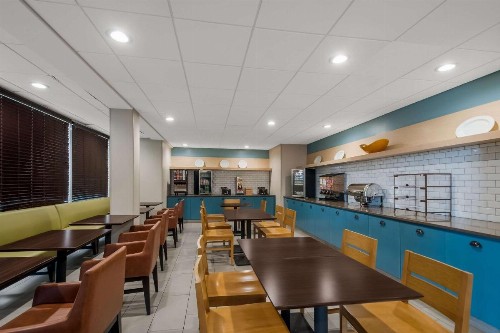 Country Inn & Suites by Radisson Fredericksburg South (I-95) VA - image 29