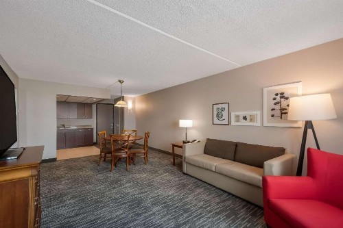 Country Inn & Suites by Radisson Fredericksburg South (I-95) VA - image 6