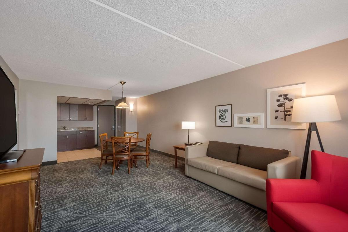 Country Inn & Suites by Radisson Fredericksburg South (I-95) VA - image 6